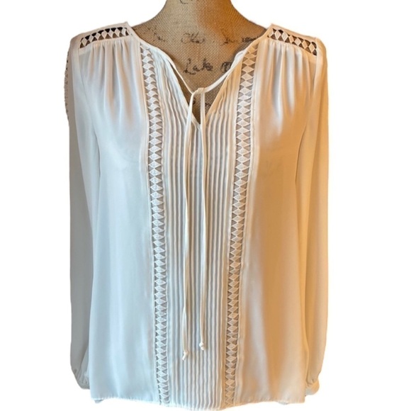 White House Black Market Tops - WHITE House Black Market- White Tunic Blouse- size 2